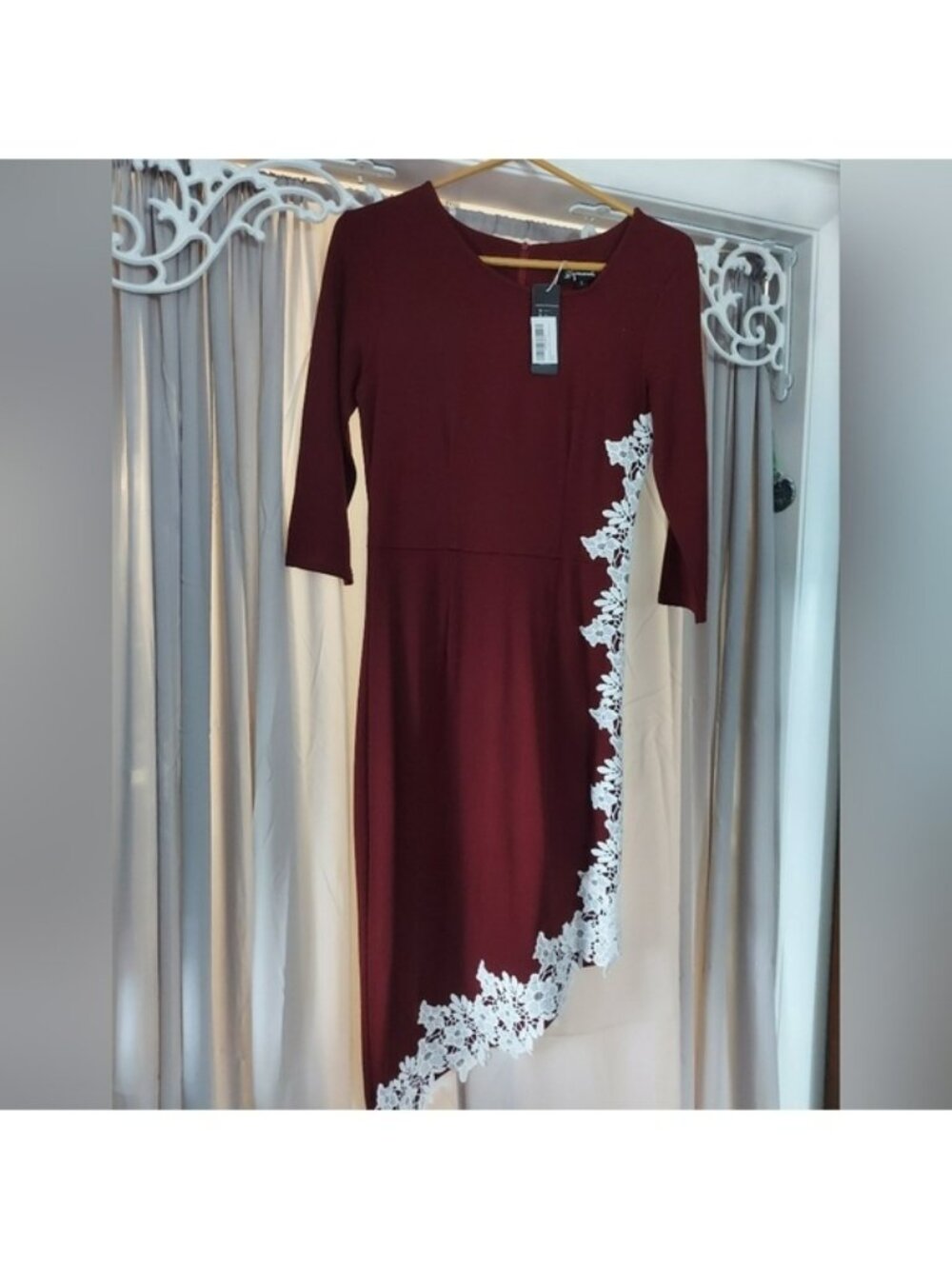 NWT Retro Style Brich Re/White Asymmetric Dress with Lace side and Bottom hem